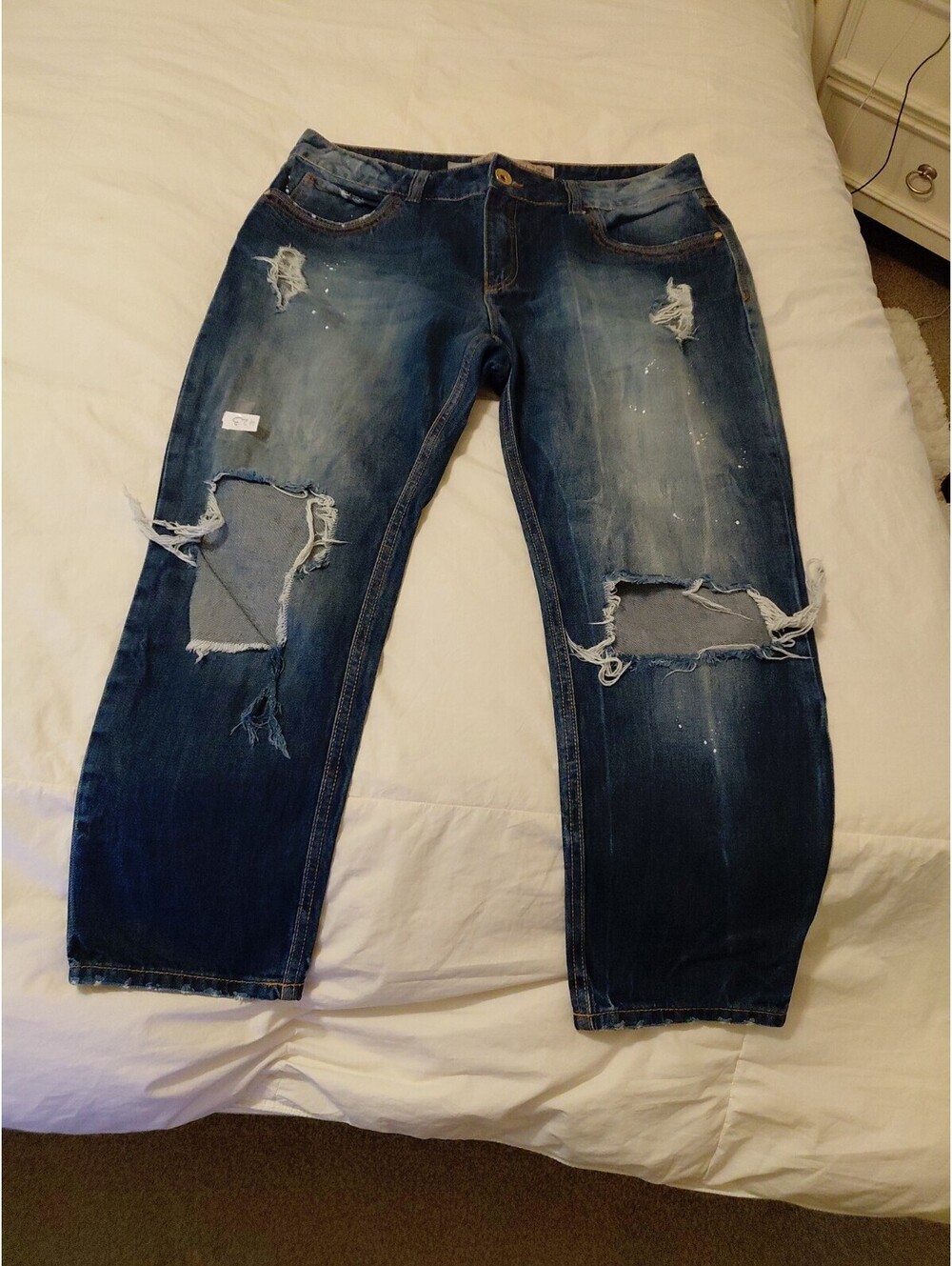 Colcci Jeanswear Distressed Jeans Sz 8 EUC Blue Cropped #423
